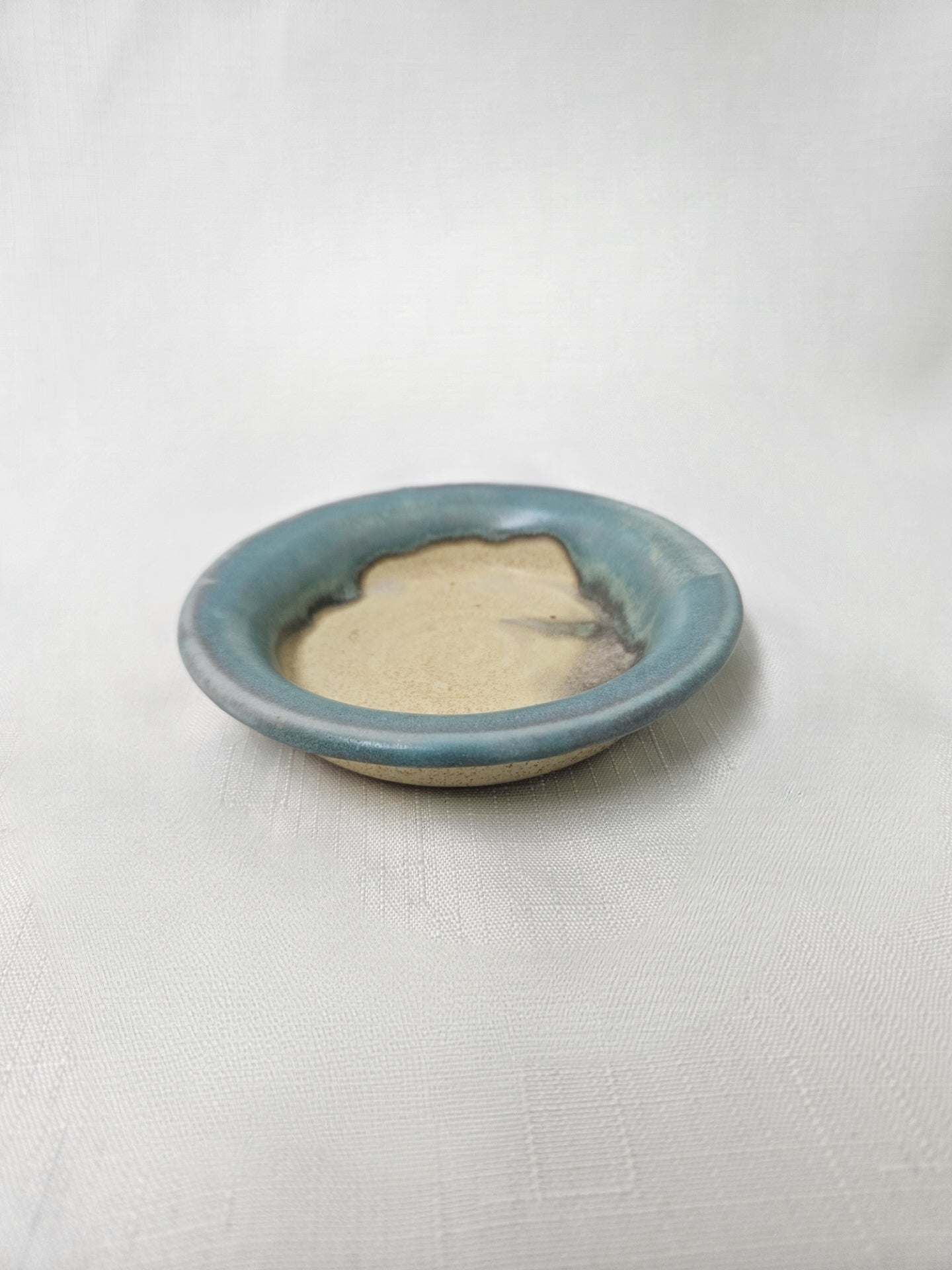 R3 - Tiny Beige and Blue Plate