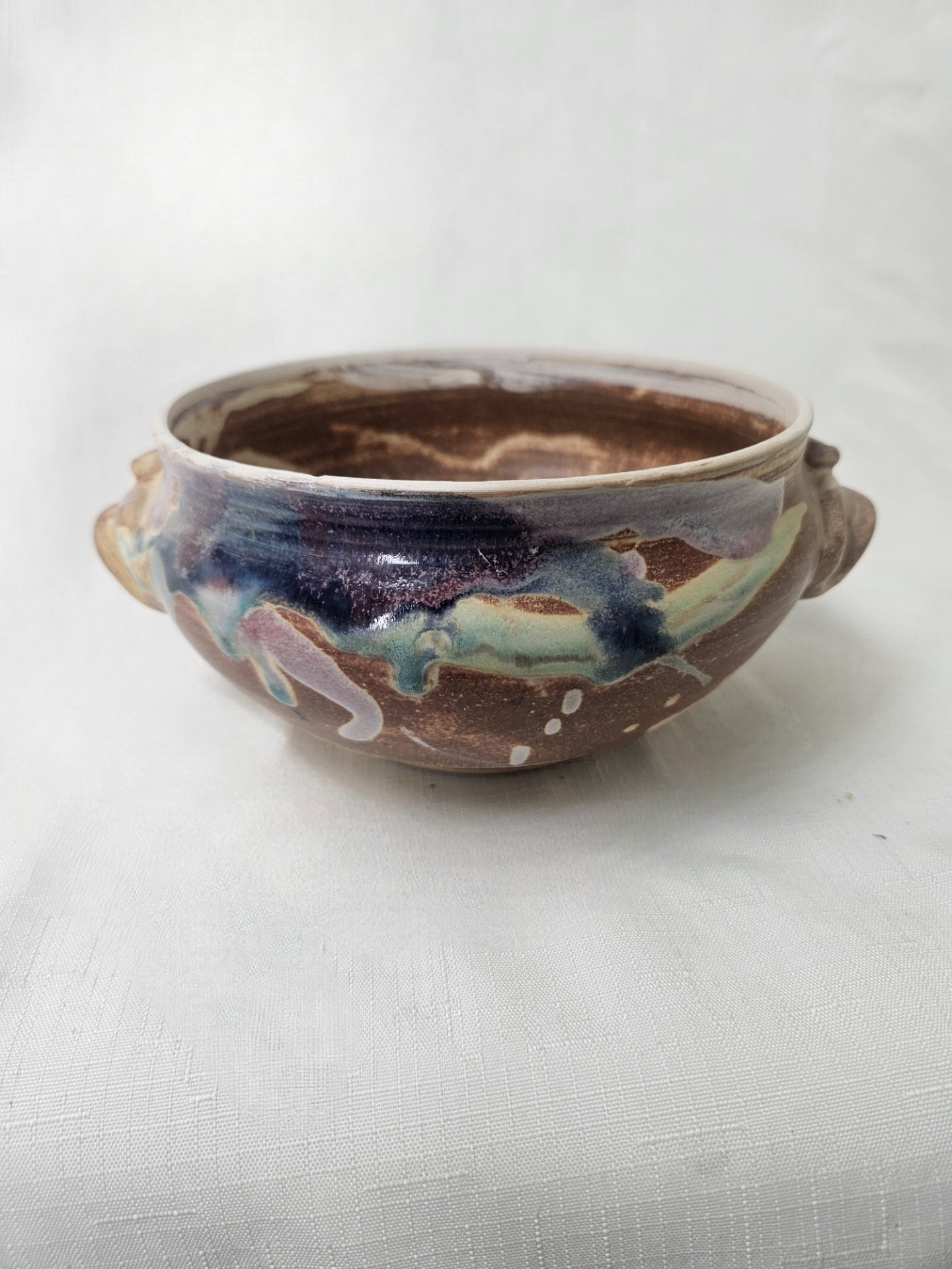 B70 - Large Beige and Color Drip Bowl with Handle