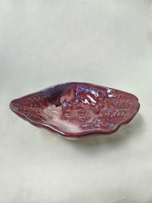 B66 - Red Shell Dish
