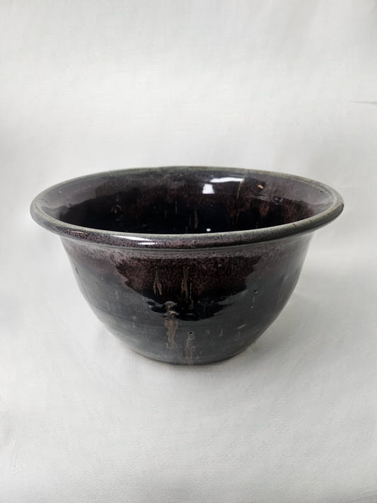 B86 - Large Black and Red Bowl